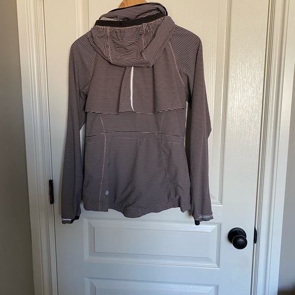 Lululemon spring jacket 6 - Picture 2 of 4